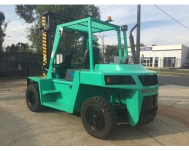 Mitsubishi - FD70 Electric Forklifts