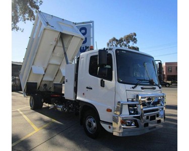 Hino - Used Tipper Truck | 500 Series FD1124 Auto Tipper (White)