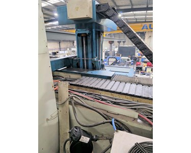 Nicolas Correa - 2001 Rapid 50, 5 Axis Gantry Mill