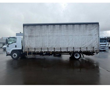 Isuzu - Used Curtainsider Truck | FSR140/120-260 Tautliner 12 Pallet Truck