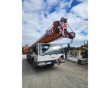 Zoomlion - Pre Owned Hydraulic Truck Crane | QY25V