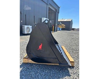 Roo Attachments - GP Buckets | KX80 8T MUD 1500