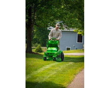Conquest - Electric Stand-On Zero Turn Mower SDSM32