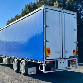 Curtainsider Truck | F Series FVL 260-300 Freightpack