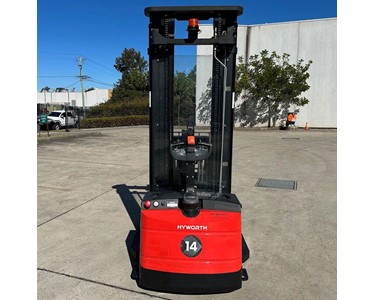 Hyworth - 1.4T Compact Walkie Reach Stacker with 5.5m lift FOR SALE