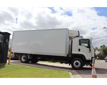 Isuzu - Used Refrigerated Truck | F Series FVD 1000