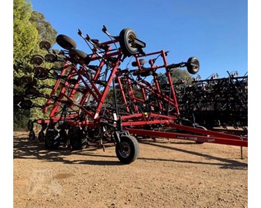 Case IH - Used Tillage Equipment | 2002 PTX600 Chisel Plow