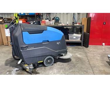 Conquest - REFURBISHED INDUSTRIAL WALK-BEHIND FLOOR SCRUBBER – CONQUEST HDS75