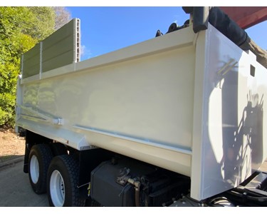 Isuzu - Used Tipper Truck FXZ1500 with HIAB Crane & Grab