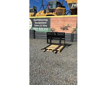 Roo Attachments - Pallet Forks Attachments | 2T 
