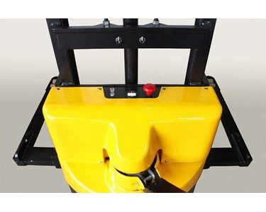 Liftsmart - Straddle Leg Electric Stacker 1,500 kg | LS15 