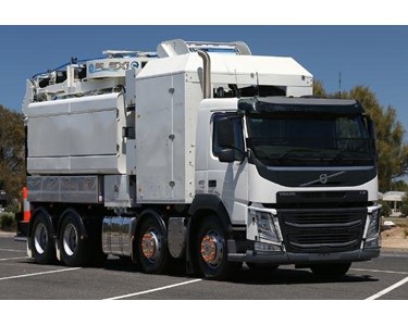 Vacuum Truck 8,000 litres | COMBI WHALE 4