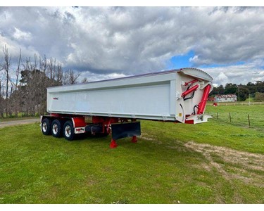 FreightWest - Side Tipping Trailer | 2026 Semi Next Gen