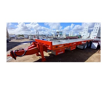 Tandem Tag Trailer with Hydraulic Cylinders and Twin Landing Legs
