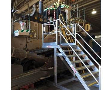 Mobile Access Platform | End Cantilever Engine Bay Access Platform