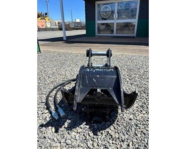 Roo Attachments - Claw Grapples | SK 2T Hydraulic Grab