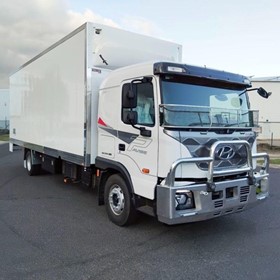 Pantech Truck | Pavise D115 SLP HR Auto Air 5700WB 4x2