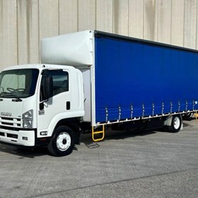 Used Curtainsider Truck | 2015 FSR 700/850