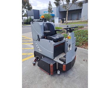 Conquest - Fully Refurbished | Conquest SDS85 Ride On Floor Scrubber