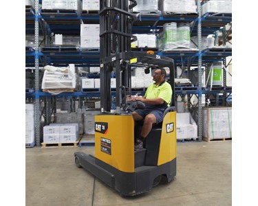 Cat - Sit-on Reach Truck | 1.4-2.0T NRF