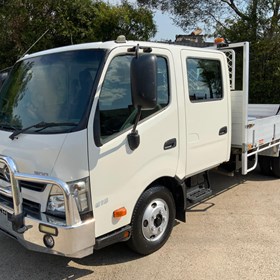 Used Crane Truck | 2017 Dual Cab | 616 - 300 Series 