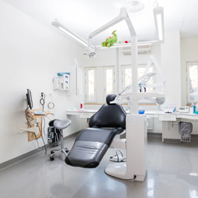 Dental Chairs: Enhancing Comfort, Efficiency, and Patient Care in Periodontal Procedures