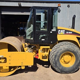 Used Smooth Drum Roller 2005 CS563E 
