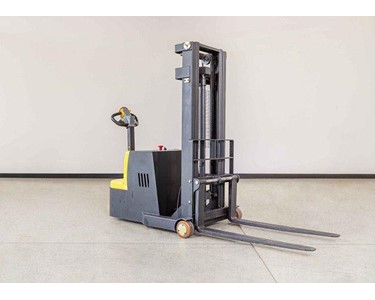 Liftsmart - Counterbalance Stacker 800kg | CB08-i 
