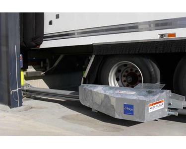 SAFETECH - Wheel Chock I SLSC Surface-Mounted Wheel Restraint