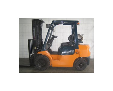 Toyota 7FG25 - 2.5 Tonne Forklift