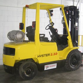 Hyster 2.50 XM - 2.5 Tonne Container Mast Forklift