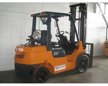 Toyota 7FG30 - 3 Tonne LPG Forklift