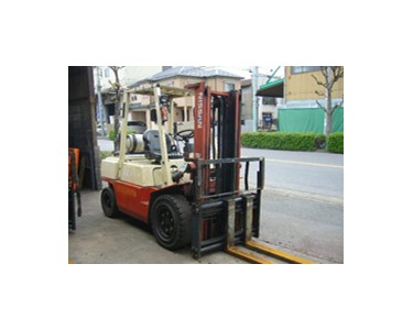 Nissan FG30 - 3 Tonne Forklift