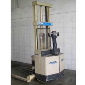 Crown 30WTF150 - Crown 1.5 Tonne Walkie Stacker