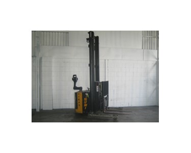 Sumi HDR 1.5 - 1.5 tonne Walkie Reach Stacker