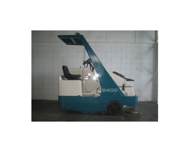 Tennant 6400 Sweeper - Electric Ride-on Industrial Sweeper