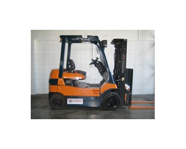 Toyota 7FB25 - Toyota 2.5 Tonne Electric Forklift 