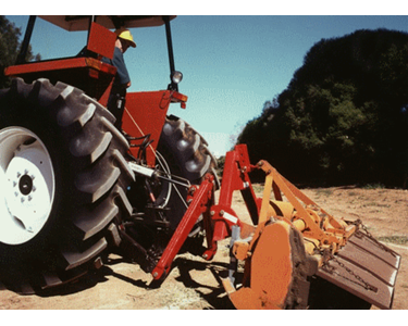 Agricultural Sprayers | Triangle Tractor Quick Hitch