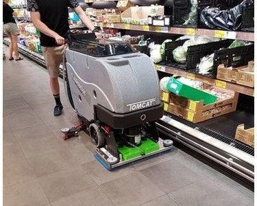 Conquest - Oscillating Walk Behind Scrubber | RENT, HIRE or BUY | Carbon Edge