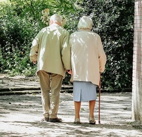 8 ways Nurses can maintain patient dignity at end-of-life