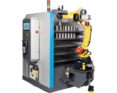 Multi Pallet Robotic CNC Machine Tending | R101 CUBEBOX