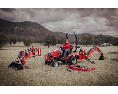Compact Farm Tractor 24.7HP | Farmall 25SC
