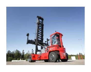 Kalmar - Diesel-Electric Straddle Carrier