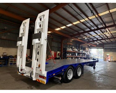 Stonestar - 2 Axle Tag Trailer with Air-Bag Suspension