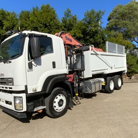 Used Tipper Truck FXZ1500 with HIAB Crane & Grab