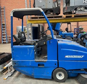 Refurbished Conquest HD180-LPG Industrial Ride-On Sweeper