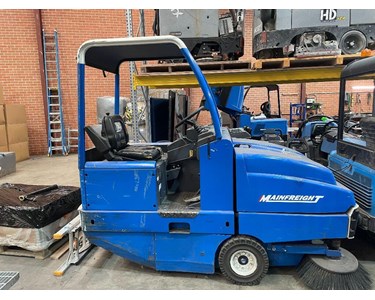 Conquest - Refurbished Conquest HD180-LPG Industrial Ride-On Sweeper