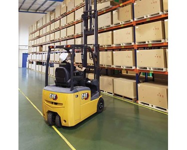 Cat - 3-Wheel Electric Forklift  | 1.3-2.0 Tonne