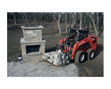 Manitou - Compact Loaders 2700 V NXT:2