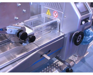 PFM - Horizontal Pillow Pack Wrapper | PFM Pearl Servo Horizontal Flowrapper